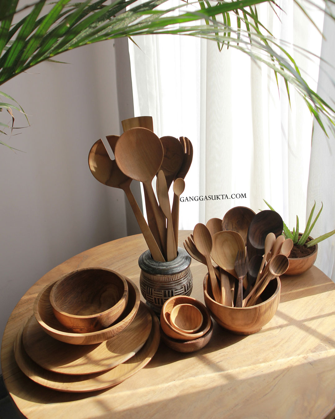 Wooden Kitchenware Natural Colors