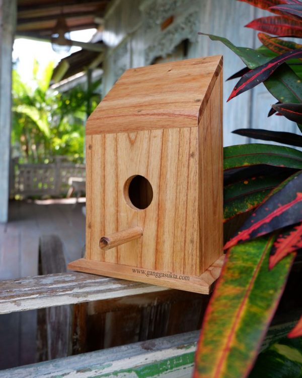 Wooden Bird House Natural Color for Hanging Outdoor Decoration Garden Balcony Decoration High Quality Wood