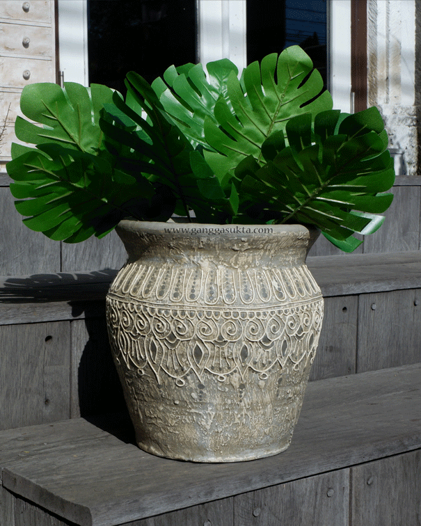 Terracotta Clay Plant Pots Decorative Vase Latest Design for Indoor and Outdoor